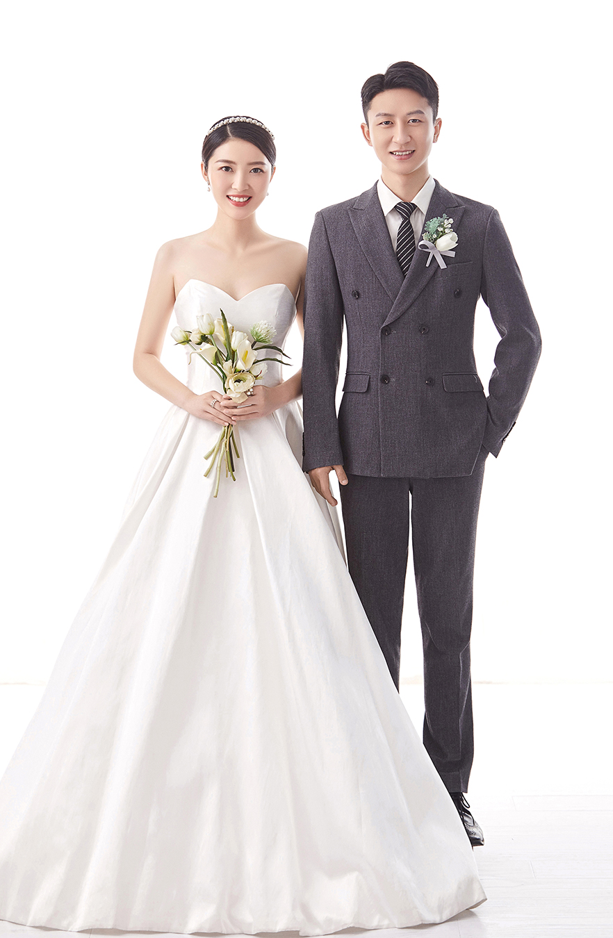 Mr.F& Mrs.Z