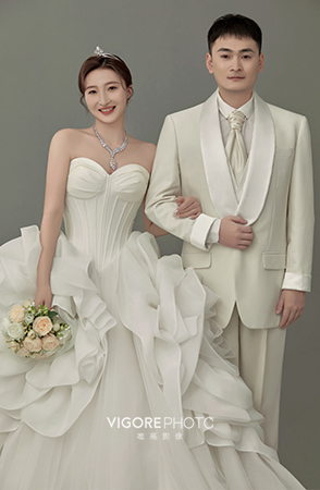 Mr.L & Mrs.G