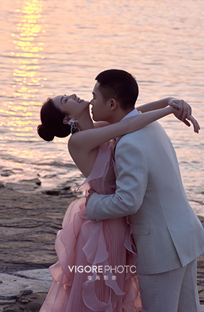 Mr.Y & Mrs.D