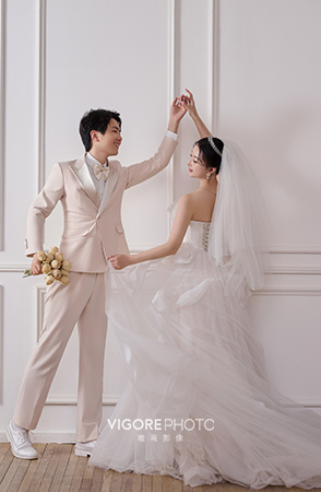 Mr.J & Mrs.X