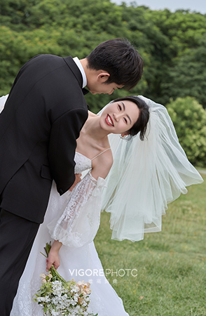 Mr.Y & Mrs.N