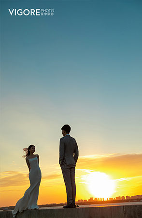 Mr.F & Ms.L