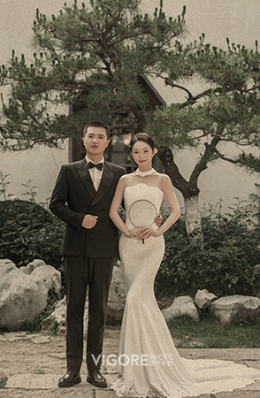 Mr.L & Mrs.C